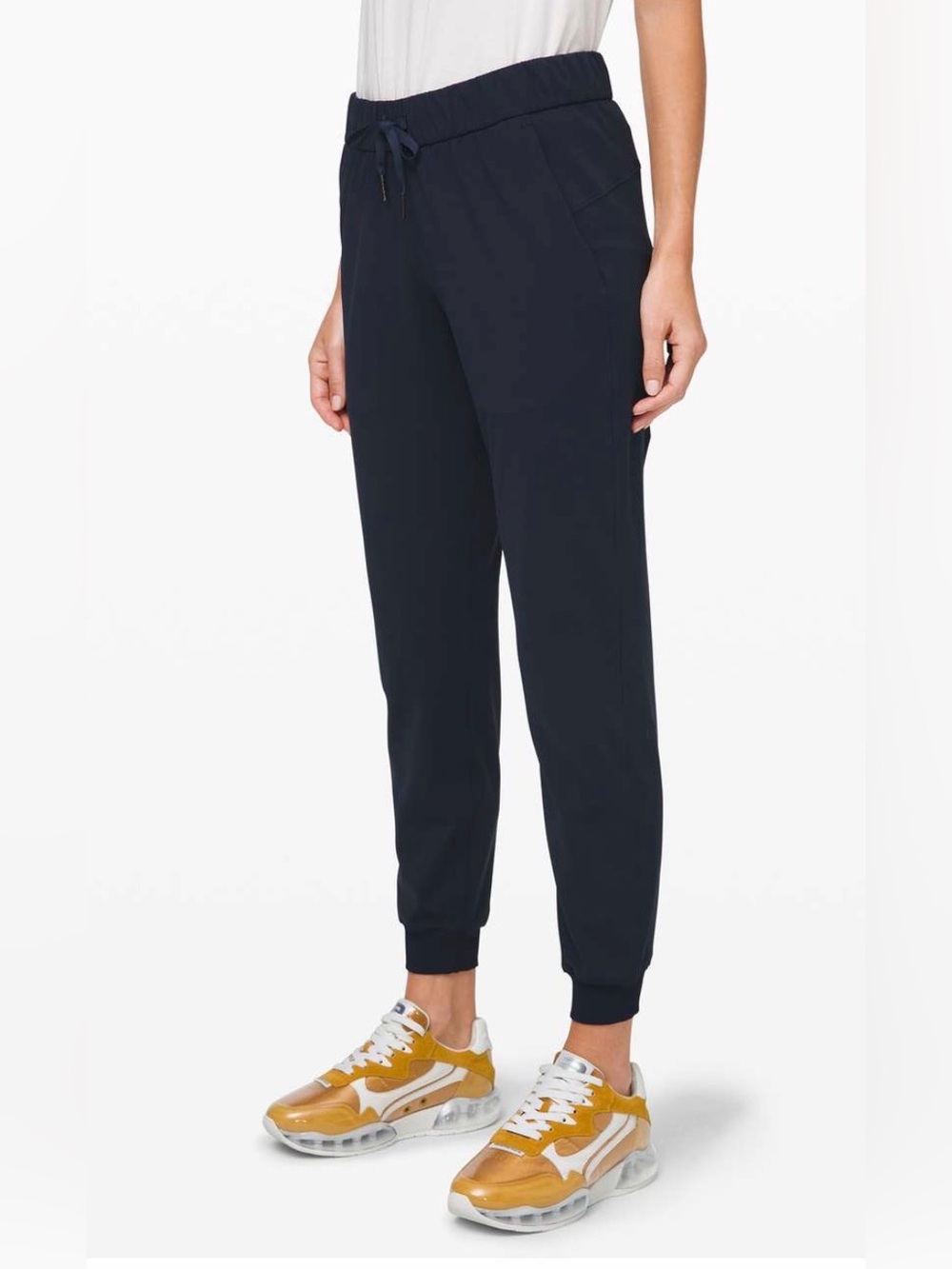 Lululemon Women's Black ‘On The Fly’ Jogger Pants - EUC Size 12